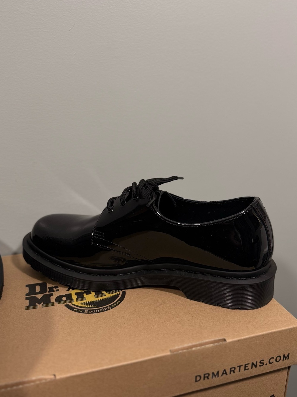 Dr. Martens Black Patent Leather Lace-Up Derby Shoes Size 9 - Picture 10 of 16